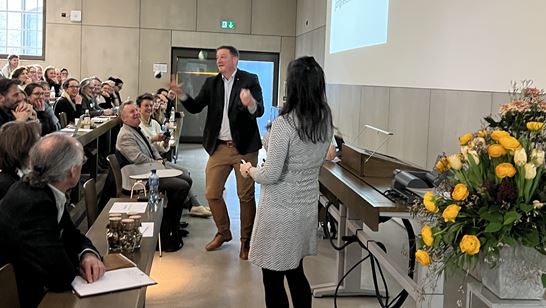 19 Thomas Minder kann Jonglieren 19 Thomas Minder kann Jonglieren