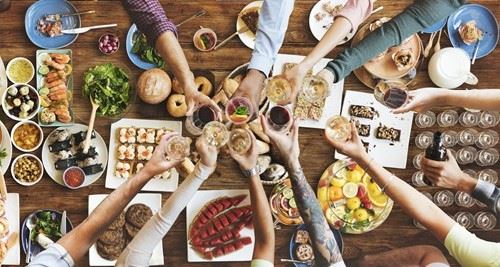 6 5 Vernetzung Tapas Shutterstock 393799765 6 5 Vernetzung Tapas Shutterstock 393799765