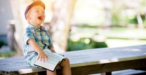 5 6 Romandie Lachender Junge 03 5 6 Romandie Lachender Junge 03